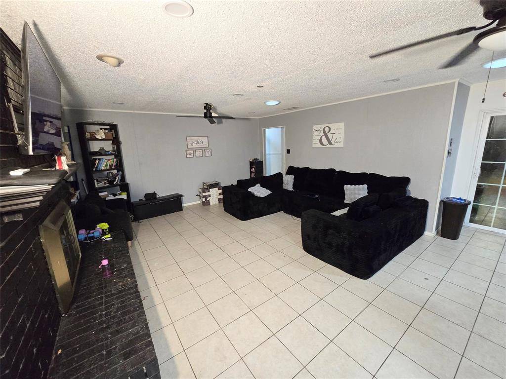 113 S Valley Street, Red Oak, TX 75154