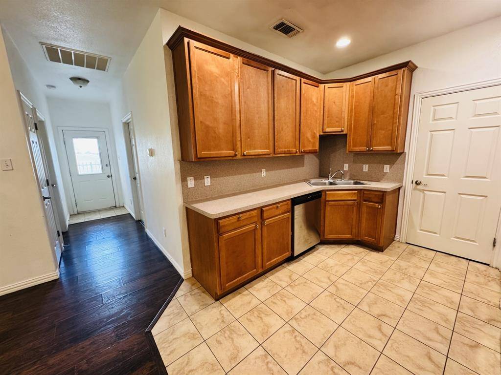 1622 Summer Hill Court, Granbury, TX 76048