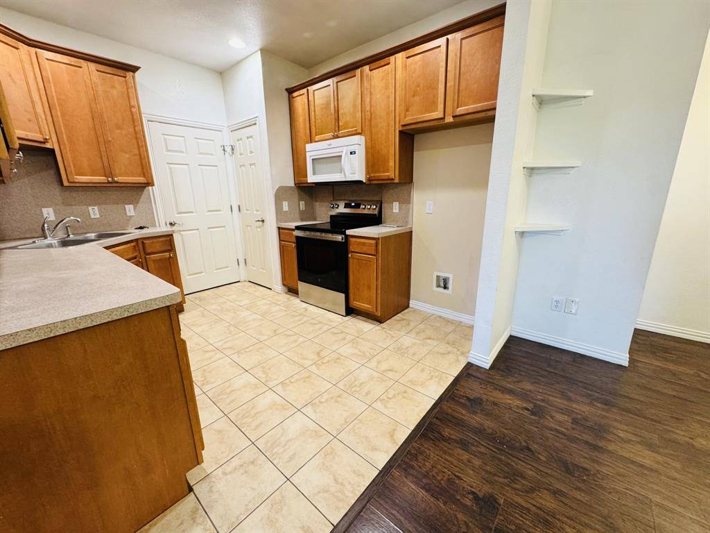 1622 Summer Hill Court, Granbury, TX 76048