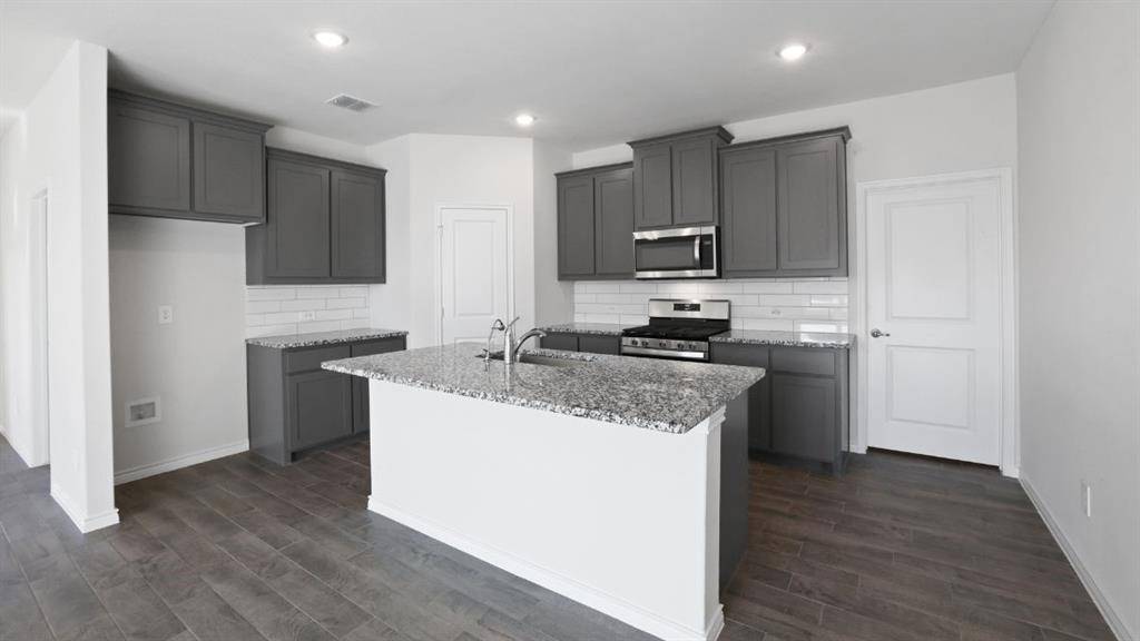3629 Saguaro Drive, Grand Prairie, TX 75052