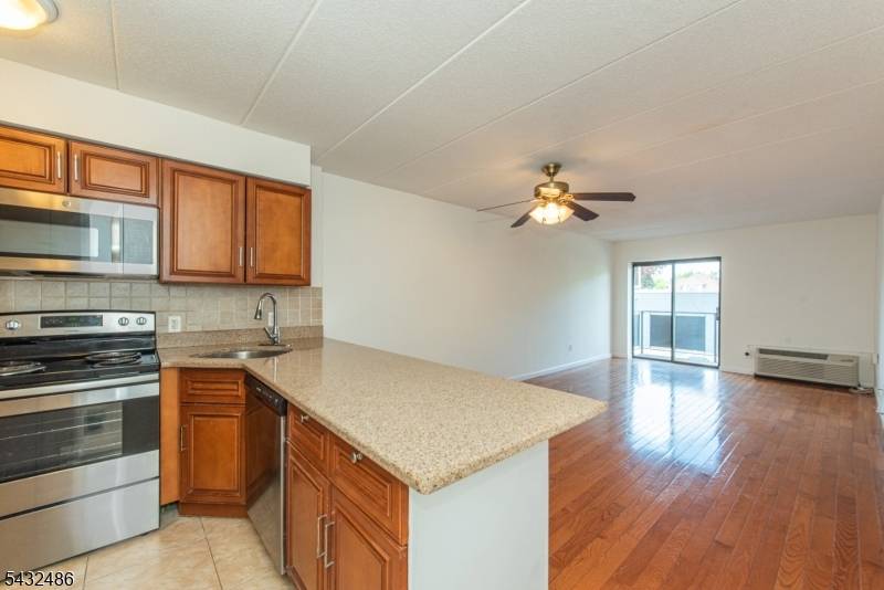 5 Linden St #3J, Hackensack City, NJ 07601