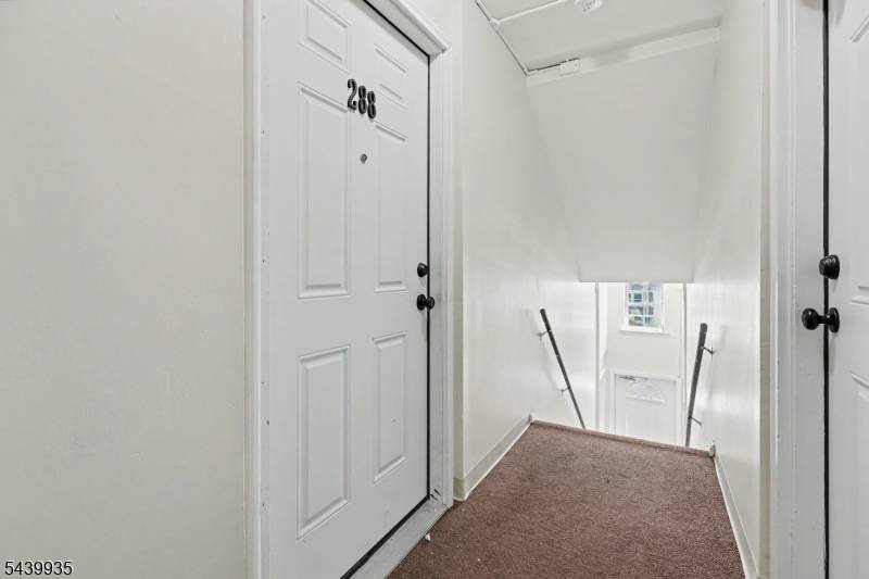 288 College Dr, Edison Twp., NJ 08817