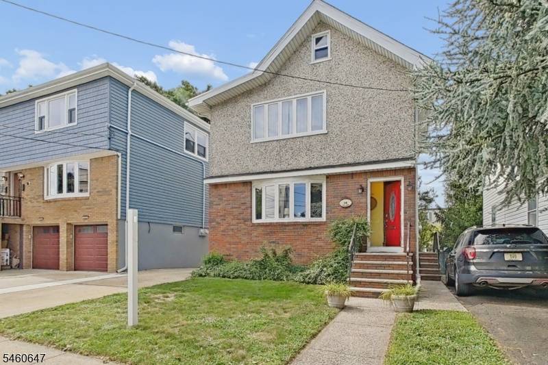 14 Pine St, Kearny Town, NJ 07032
