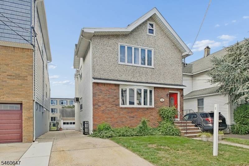 14 Pine St, Kearny Town, NJ 07032