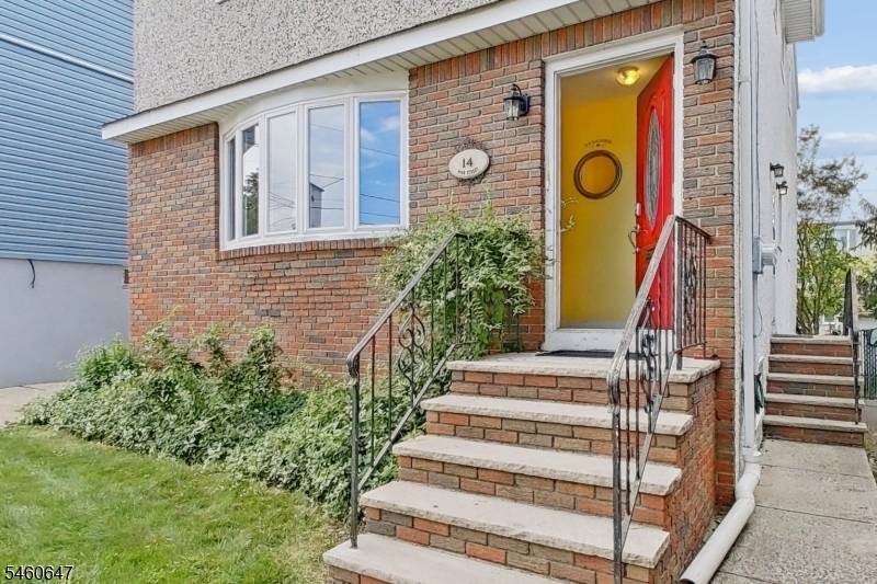 14 Pine St, Kearny Town, NJ 07032