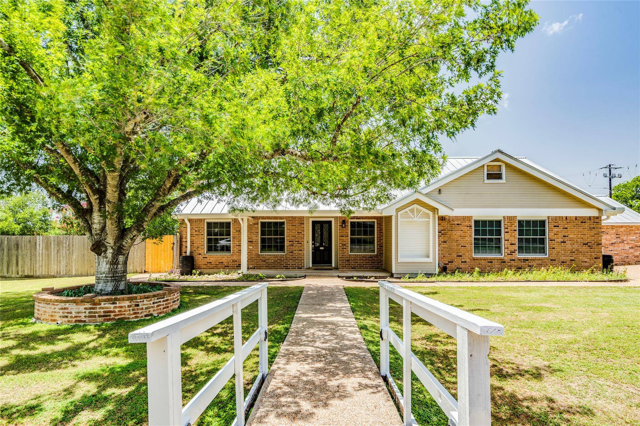 Address not disclosed, Kyle, TX 78640