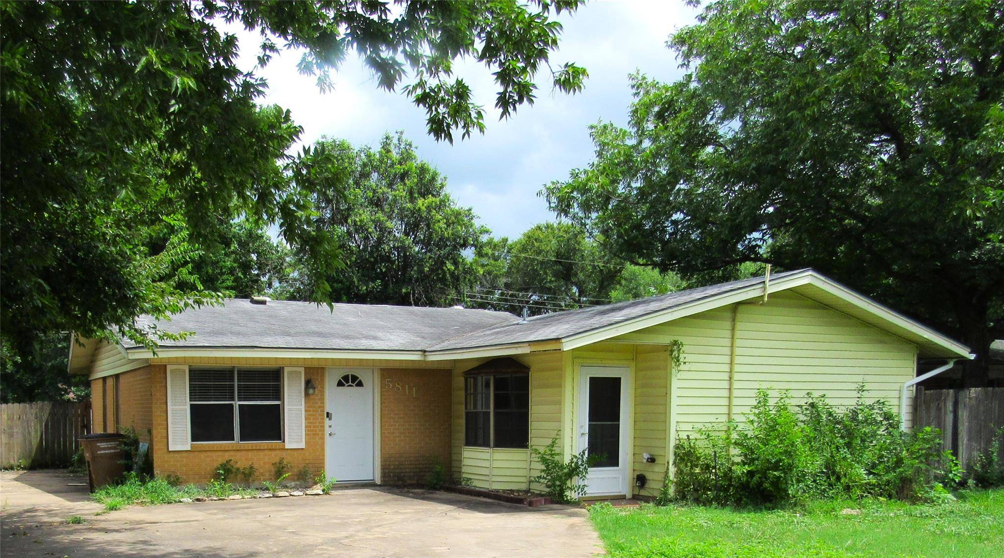 5811 Libyan DR, Austin, TX 78745