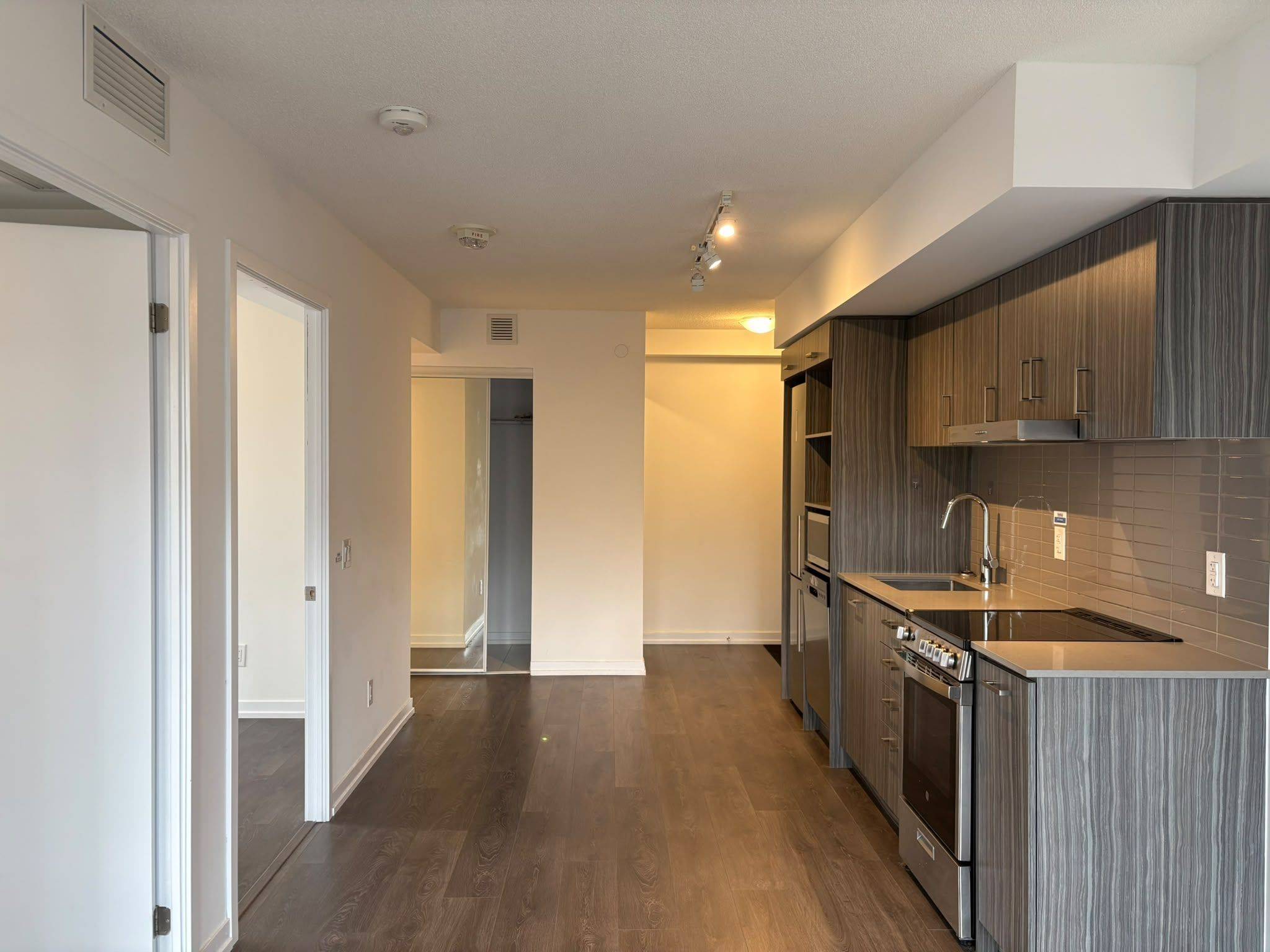 219 Dundas ST E #611, Toronto C08, ON M5A 0V1