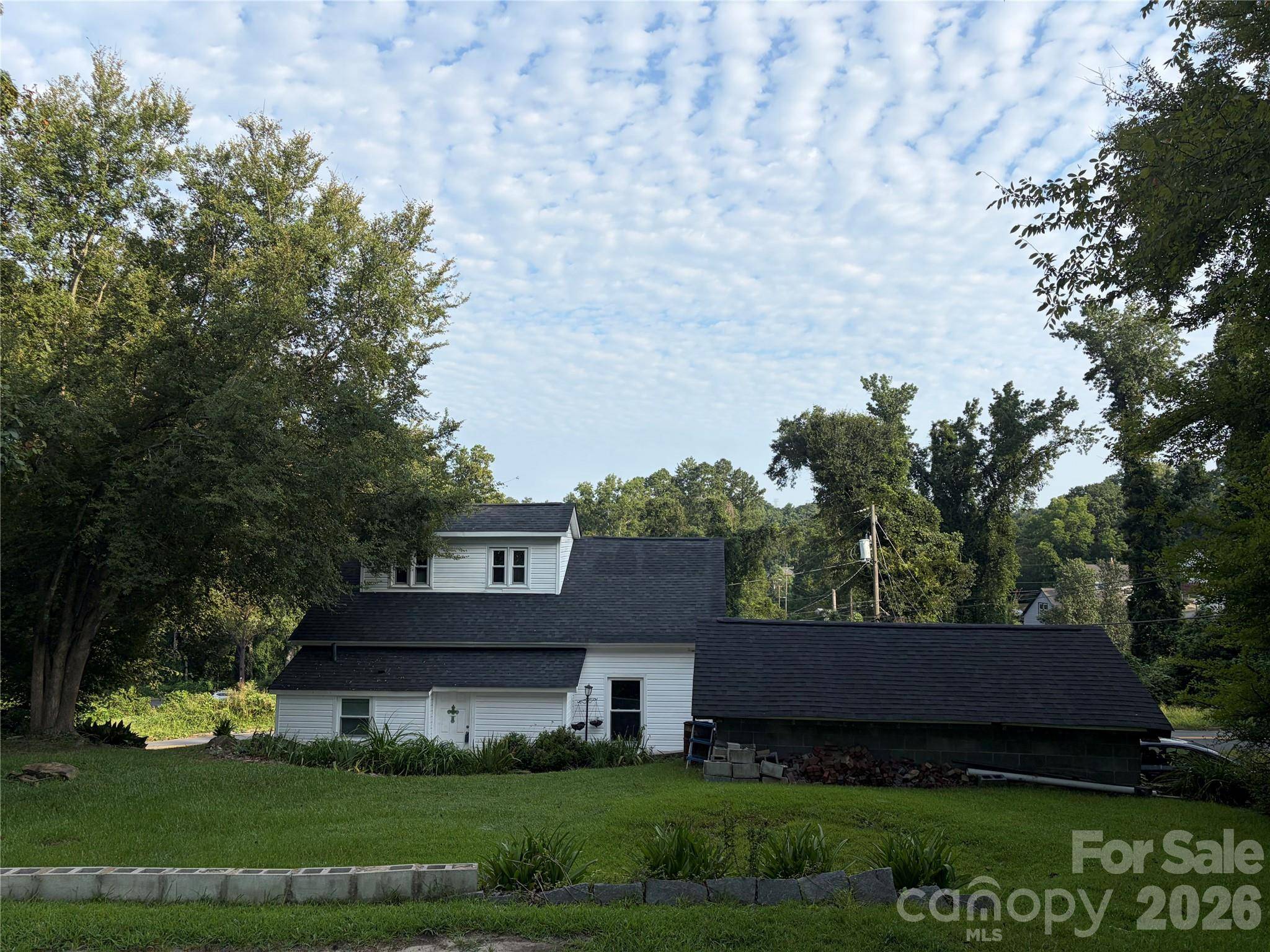 11 Republic ST, Great Falls, SC 29055