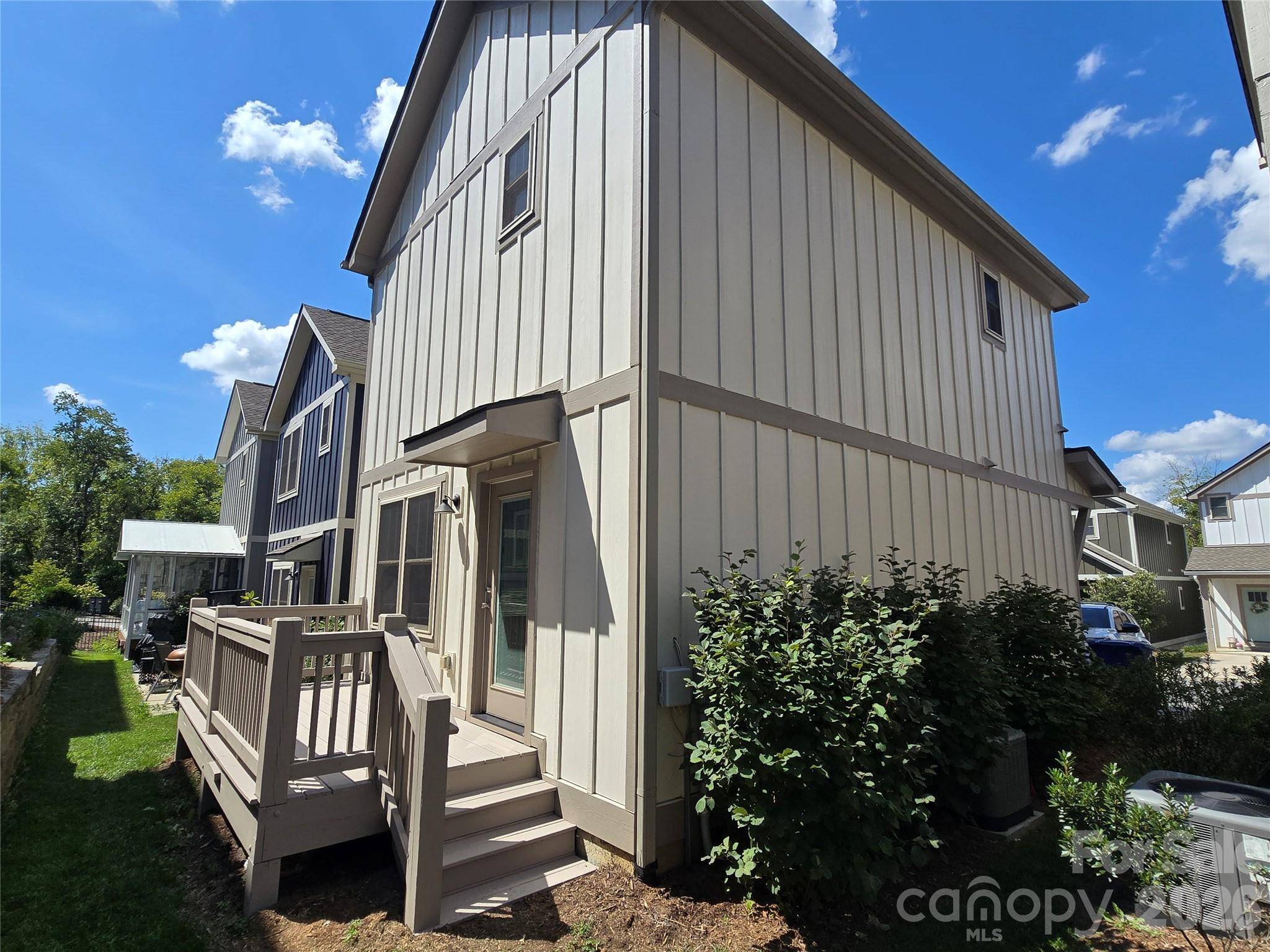 25 Wheeler RD, Weaverville, NC 28787