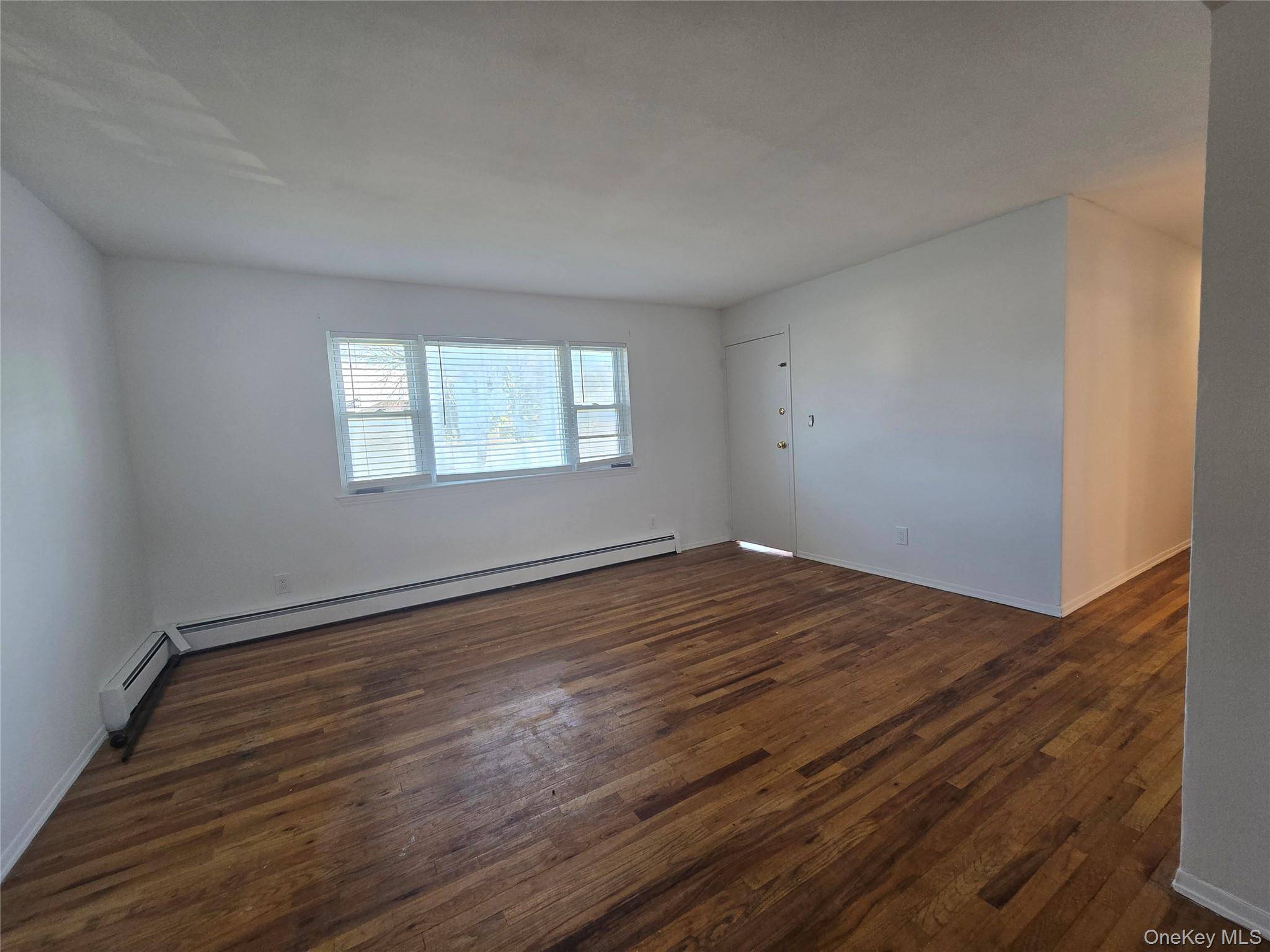 29 Lambert AVE #1st Floor, Farmingdale, NY 11735