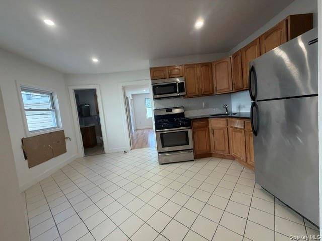 11708 Liberty AVE, Richmond Hill, NY 11419