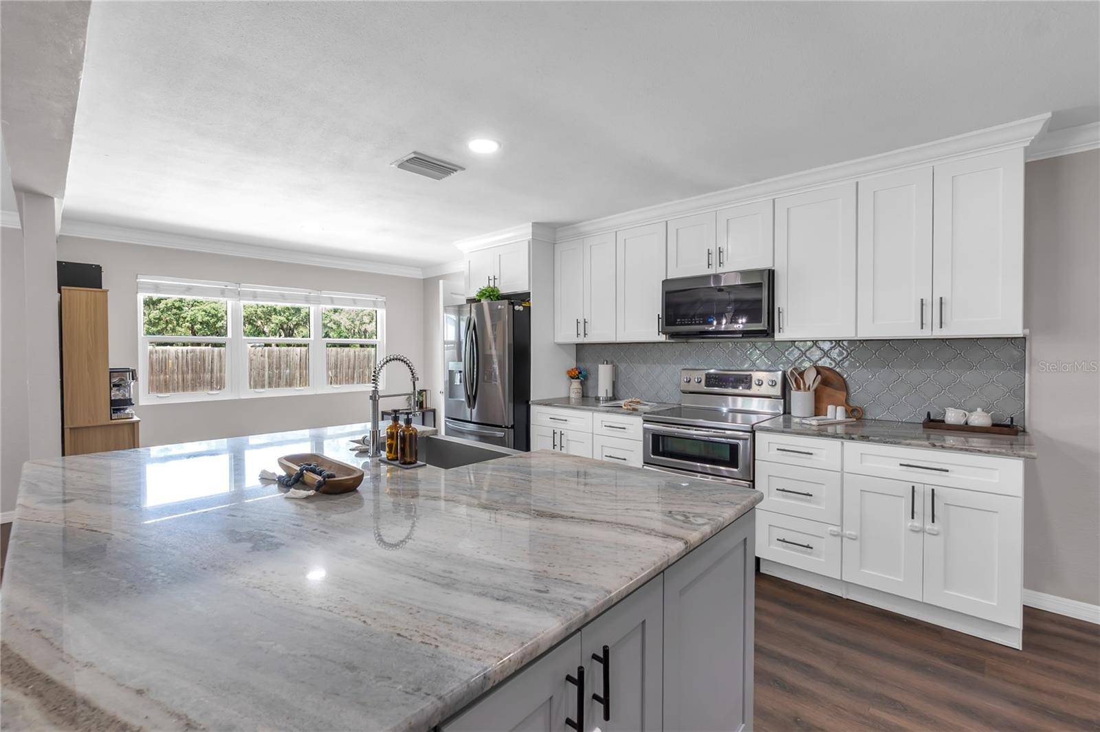 11304 LEPRECHAUN DR, Riverview, FL 33569
