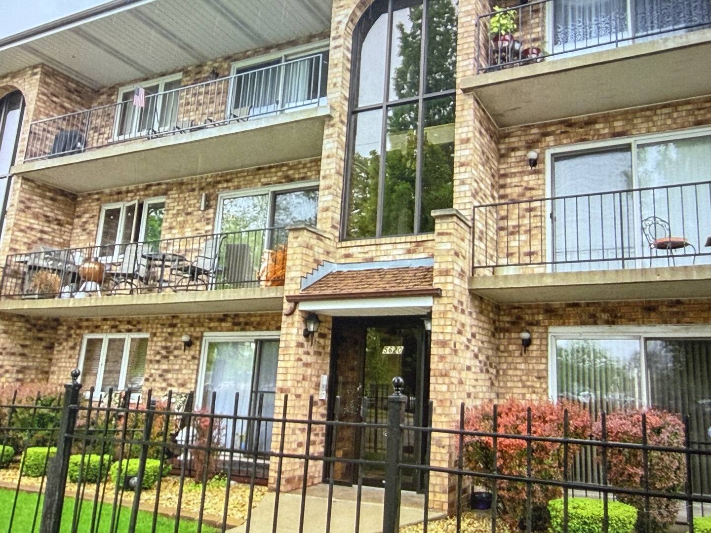 5620 S Narragansett AVE #2B, Chicago, IL 60638