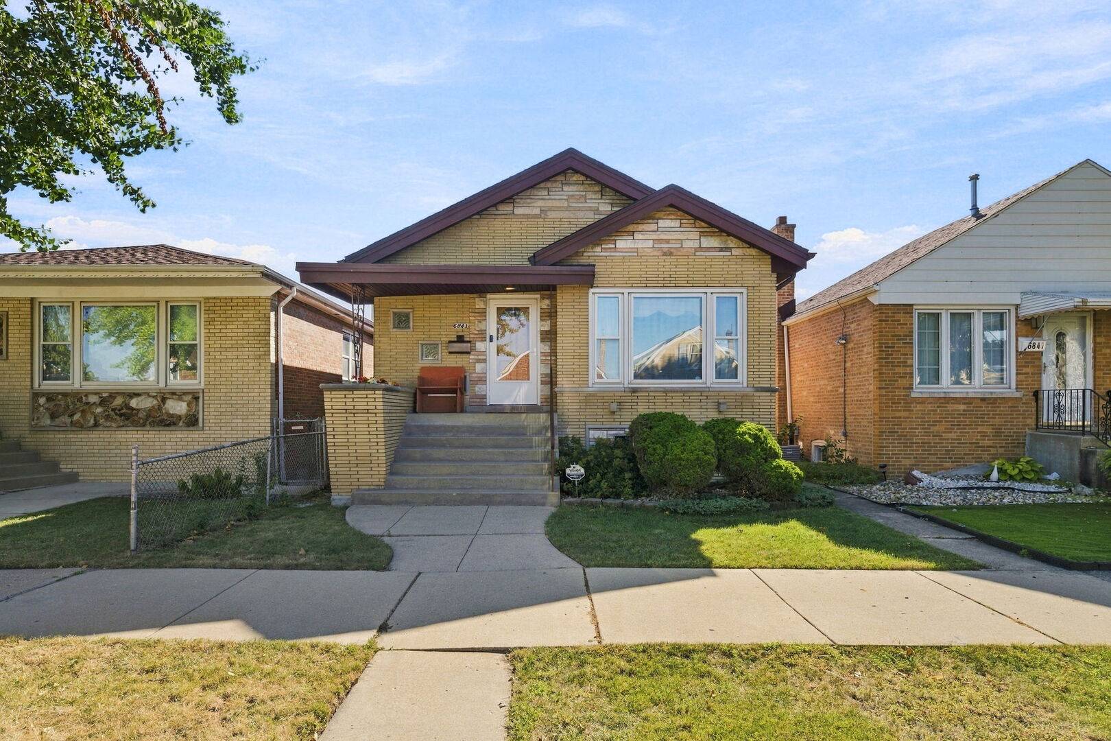 6843 S Kedvale AVE, Chicago, IL 60629