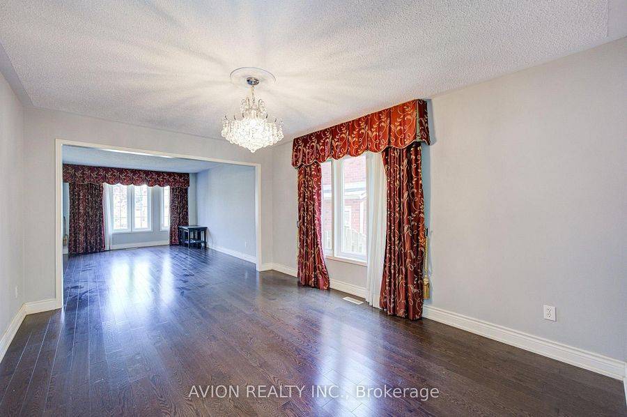 29 Charrington CRES, Markham, ON L3R 0R2