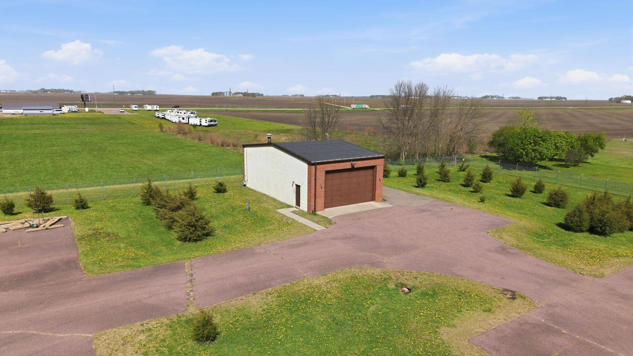 612 N Brown ST, Winthrop, MN 55396