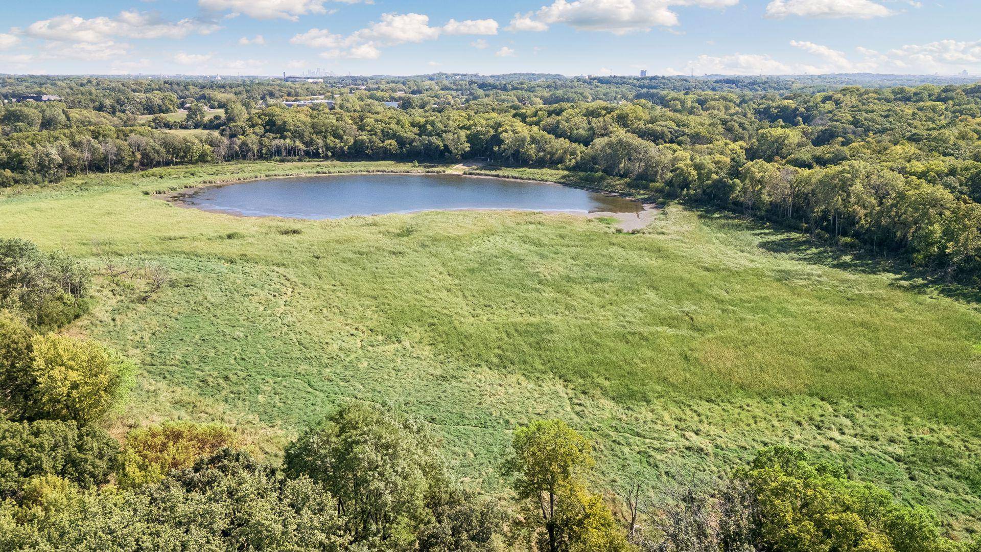 6521 Kurtz LN, Eden Prairie, MN 55346