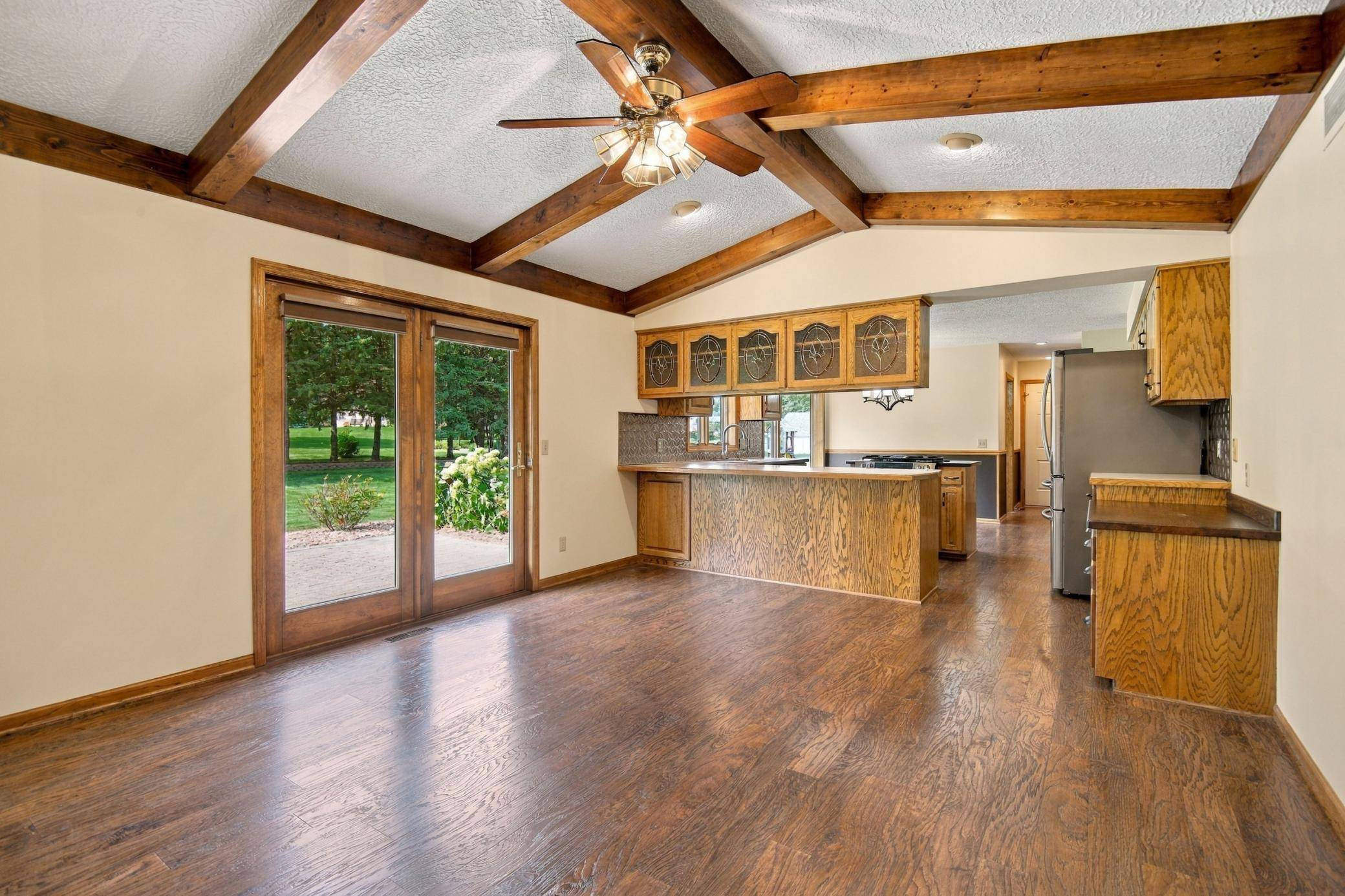 402 24th ST SW, Austin, MN 55912