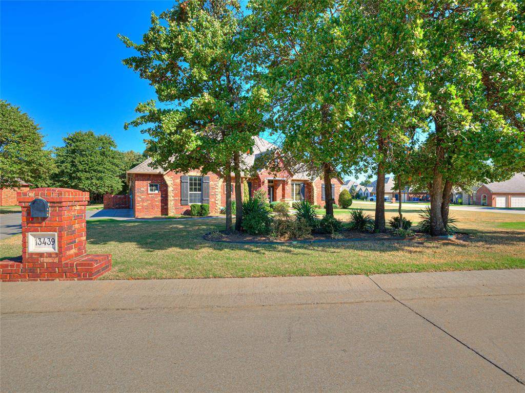 13439 Prestwick CIR, Choctaw, OK 73020