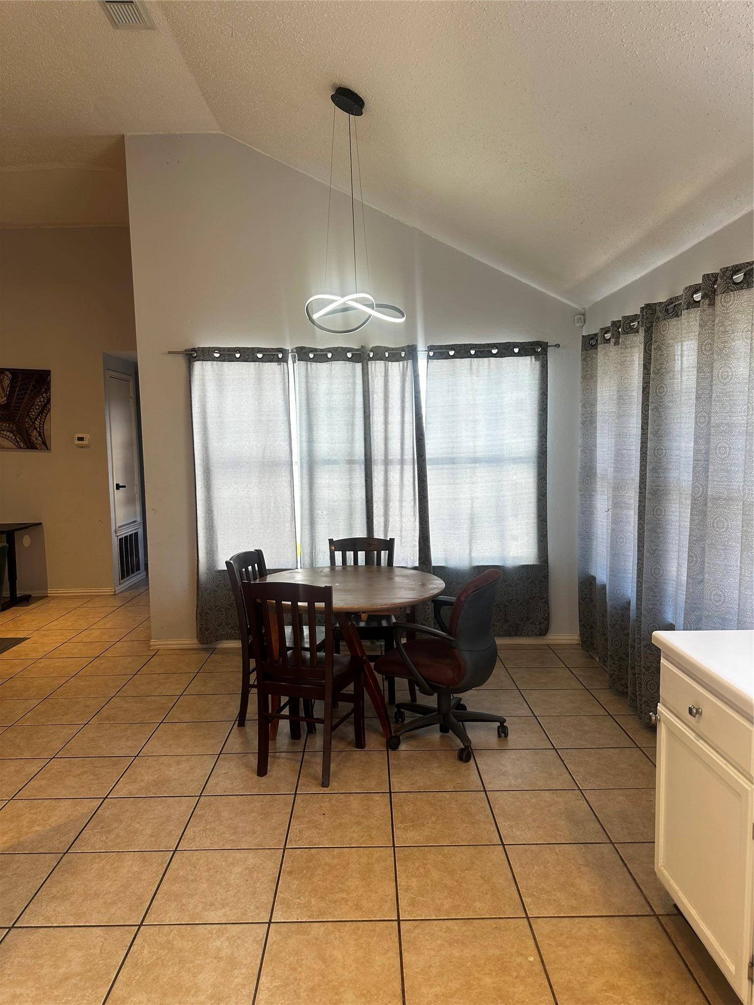 612 David Curry DR, Round Rock, TX 78664