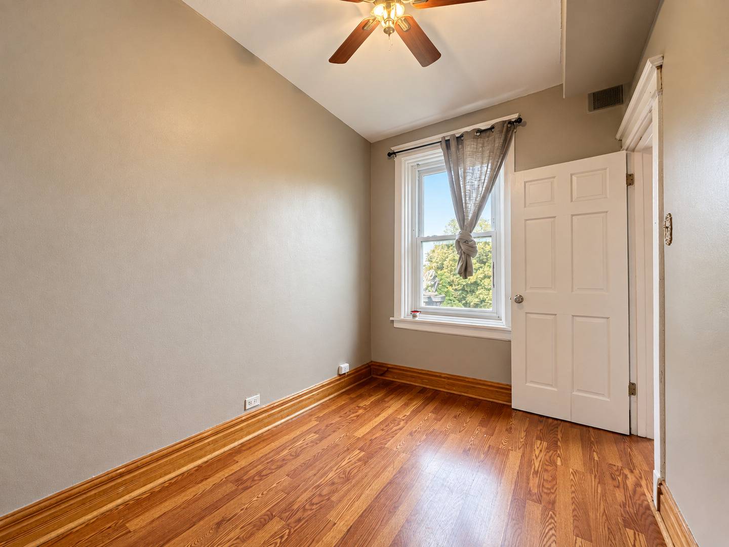 3347 S Emerald AVE #2, Chicago, IL 60616