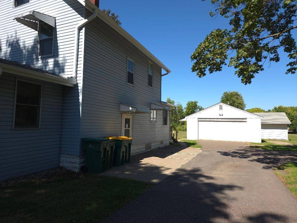 495 Vadnais RD, Vadnais Heights, MN 55127