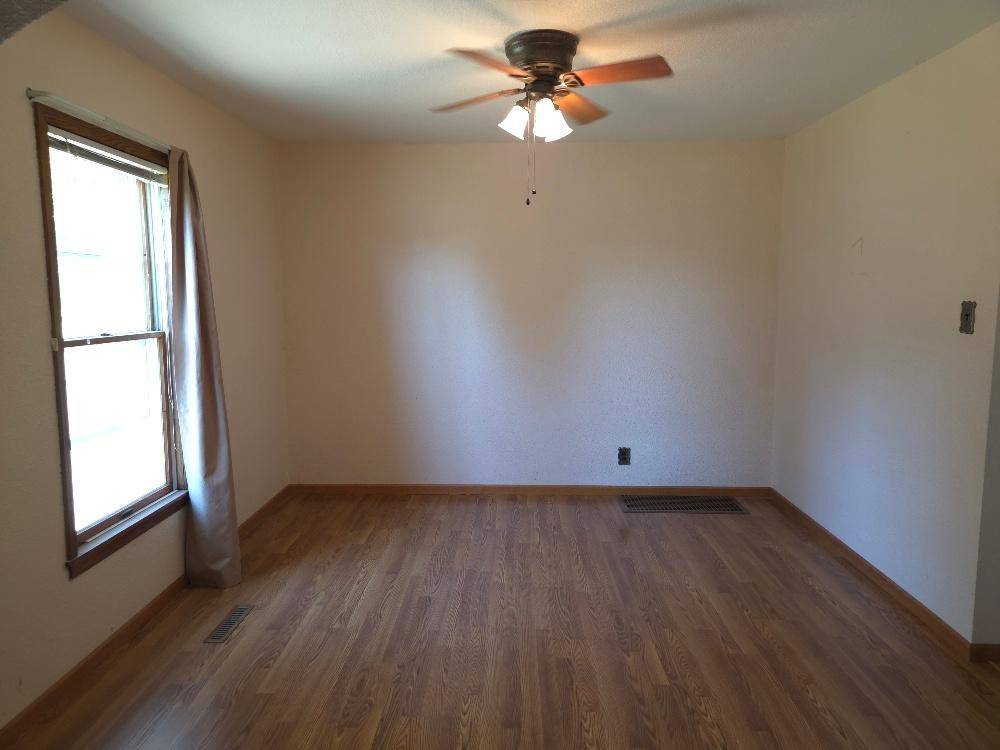 495 Vadnais RD, Vadnais Heights, MN 55127
