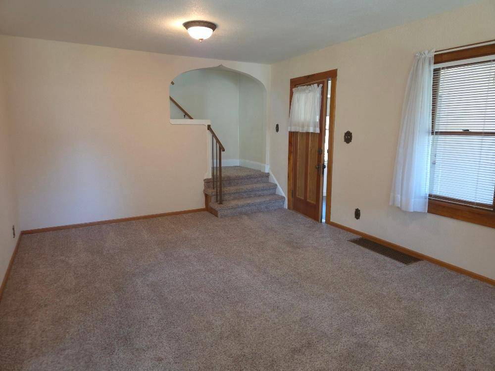 495 Vadnais RD, Vadnais Heights, MN 55127