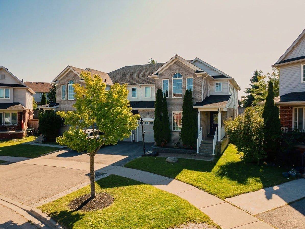 111 Bentley CRES, Barrie, ON L4N 0Z1