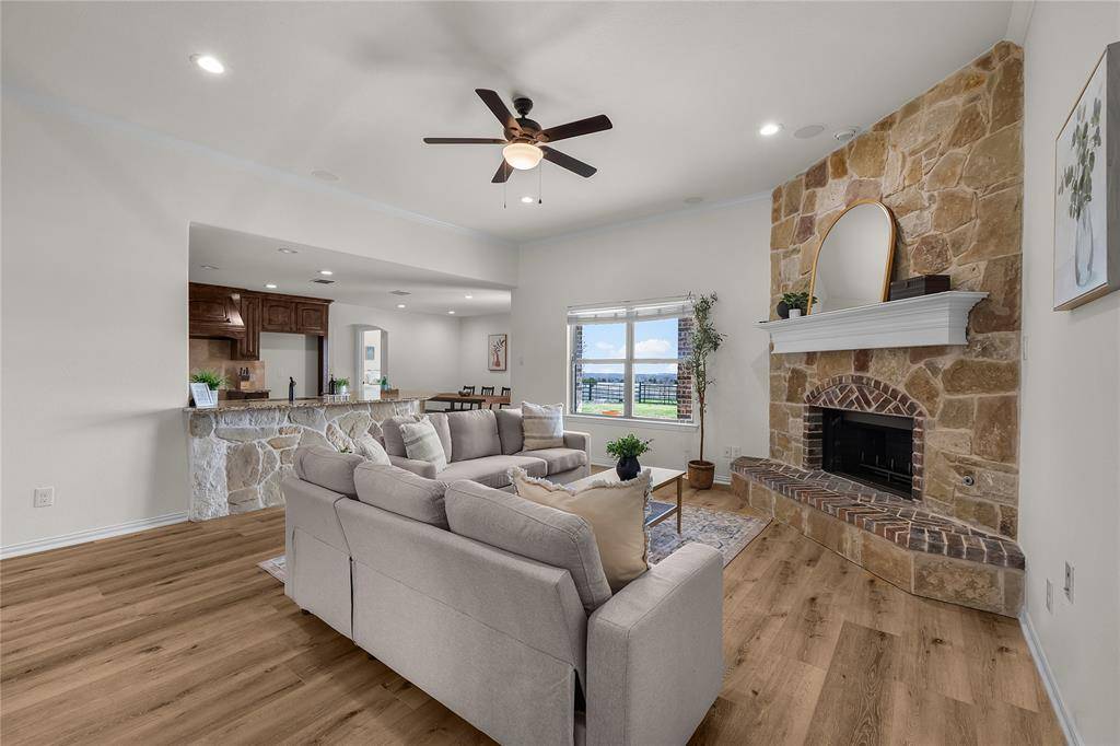 304 Canales Road, Nevada, TX 75173