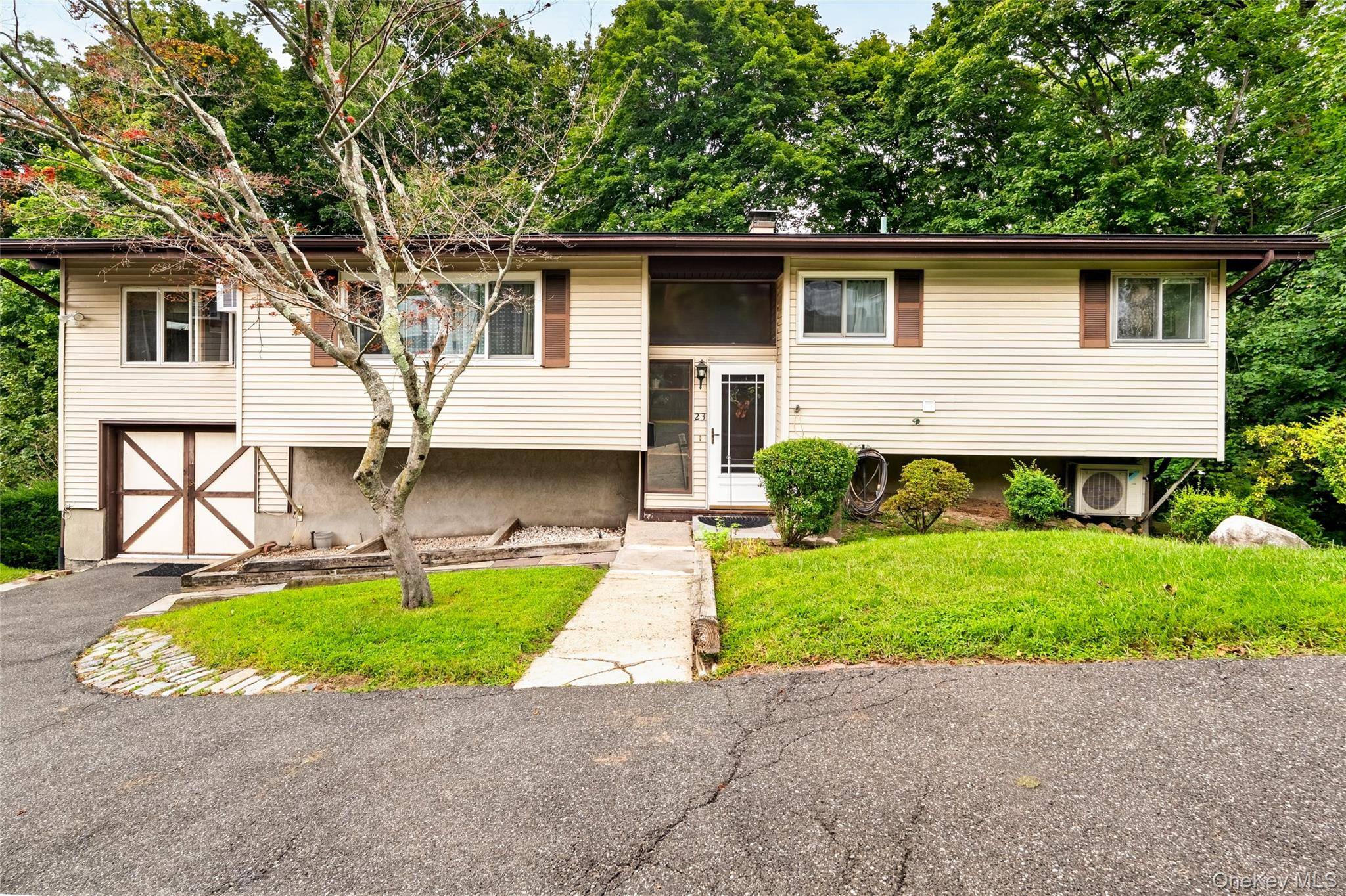 23 Howard AVE, Valhalla, NY 10595