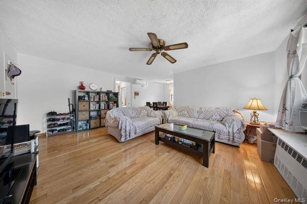 196-23 73rd Ave #2, Fresh Meadows, NY 11365