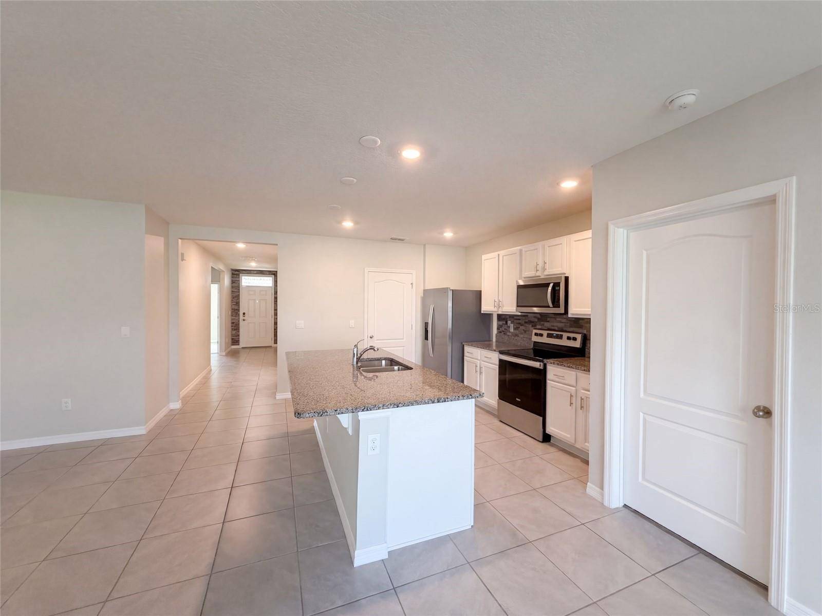 2112 ELIO RIDGE DR, Zellwood, FL 32798
