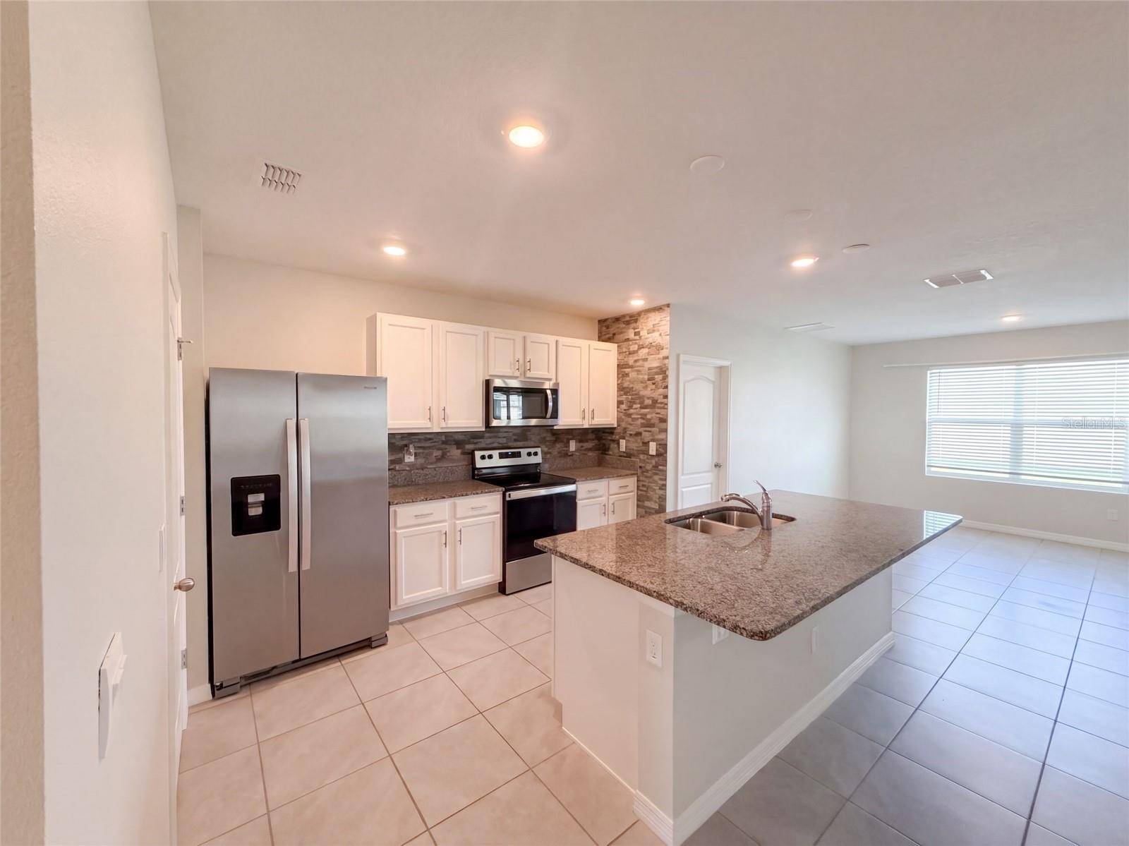 2112 ELIO RIDGE DR, Zellwood, FL 32798