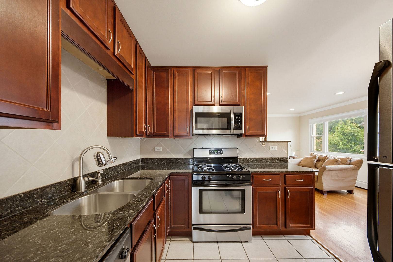 38 Elgin AVE #B6, Forest Park, IL 60130