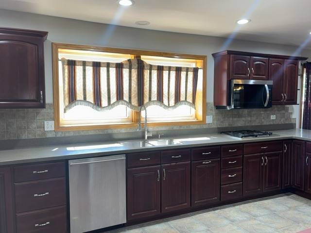 733 Caryn CIR, South Holland, IL 60473