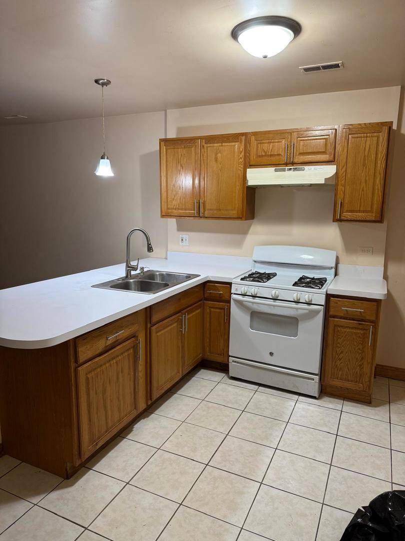 2449 W Lexington ST, Chicago, IL 60612