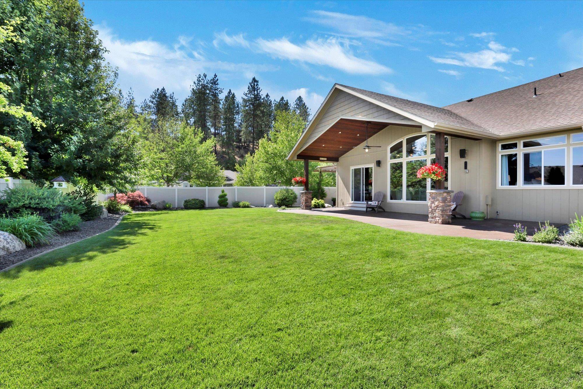 202 E Alexa Ct, Spokane, WA 99208