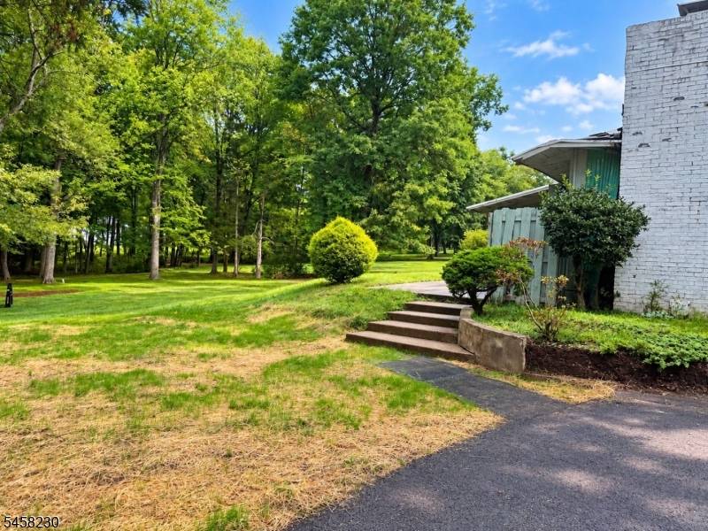 467 Bayberry Rd, Bridgewater Twp., NJ 08807