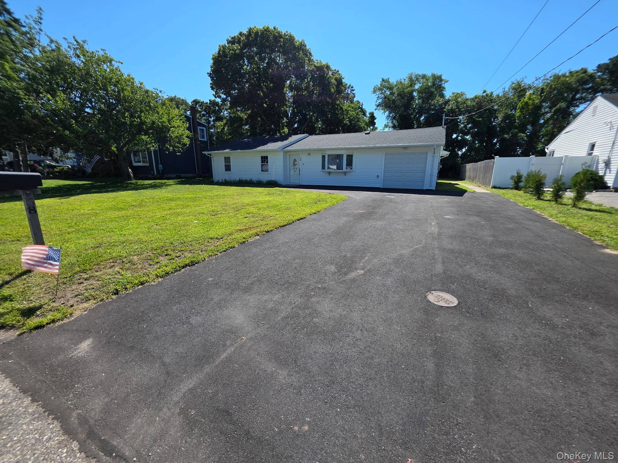 58 Appel DR, Shirley, NY 11967
