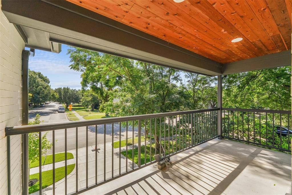 5259 Saint Charles Avenue, Dallas, TX 75223