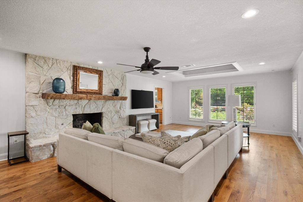 8111 Russell Curry Road, Arlington, TX 76001