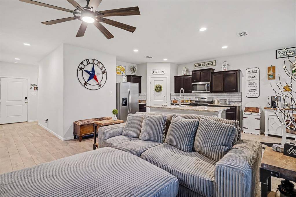8621 Willowsun Way, Fort Worth, TX 76131