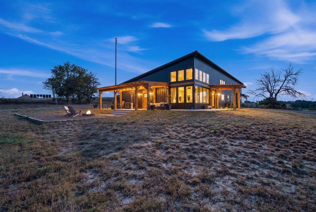 2430 N Cardinal Road, Reno, TX 76020