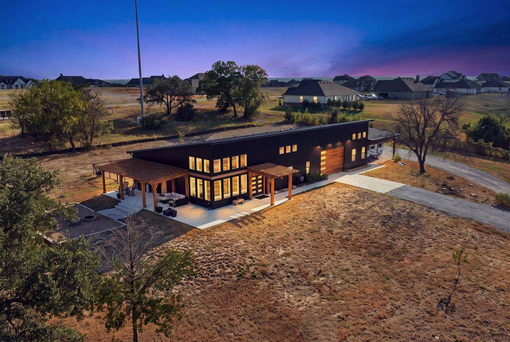 2430 N Cardinal Road, Reno, TX 76020