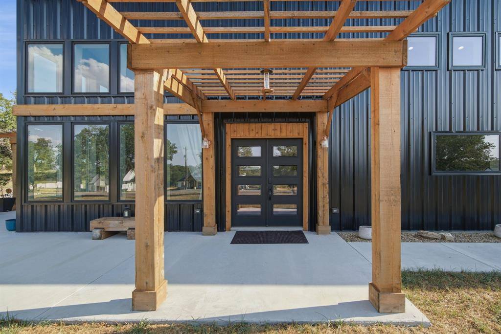 2430 N Cardinal Road, Reno, TX 76020