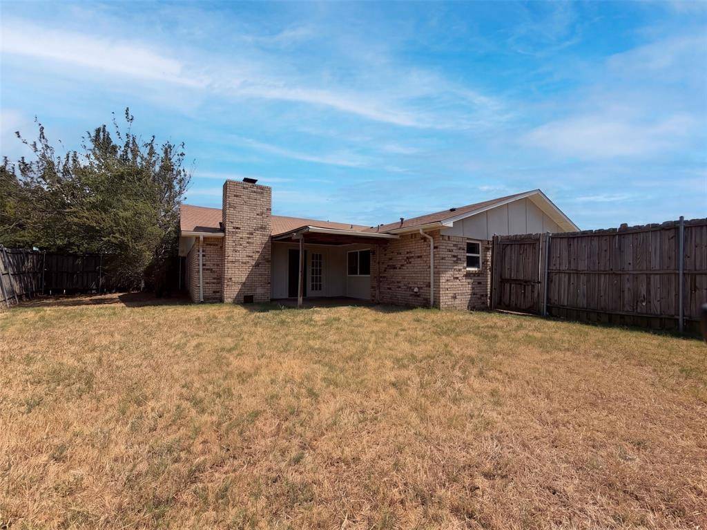 2002 Wilderness Trail, Grand Prairie, TX 75052