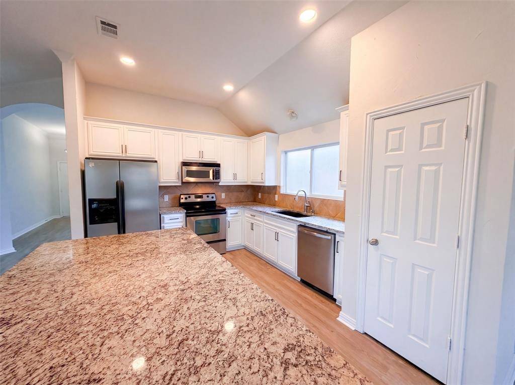 1009 Spinnaker Drive, Forney, TX 75126