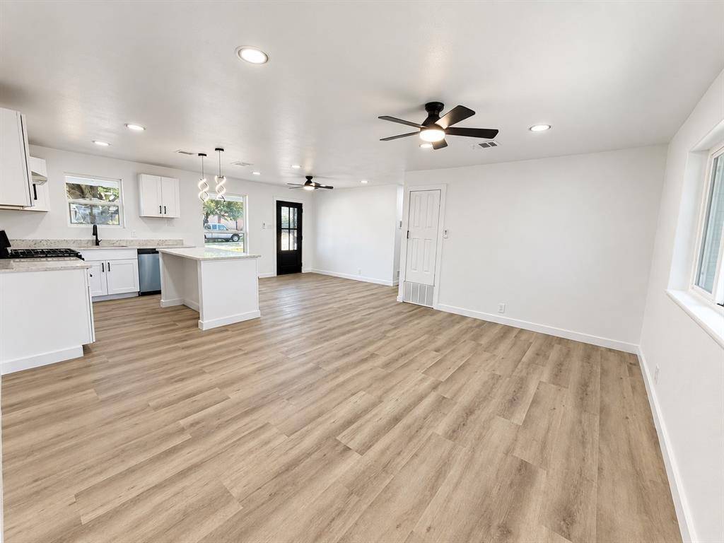 708 SW Southridge Drive, Burleson, TX 76028
